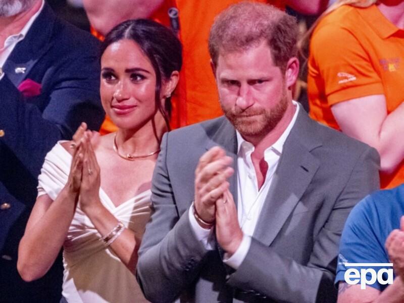 Дружина принца Гаррі оприлюднила пляжне відео, яке зняв чоловік. ЗМІ пишуть про її повернення у соцмережі