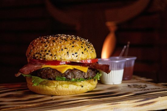 Вбивці талії: продукти та напої, від яких росте живіт