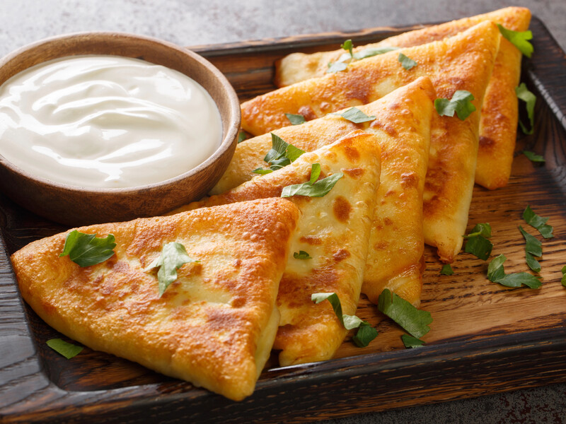 "Дуже проста страва, але дуже смачна". Приготуйте вдома бендерики з куркою і грибами