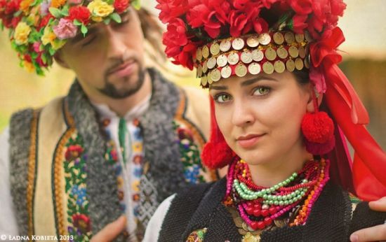 Як правильно одягати, надівати чи надягати - говоримо українською правильно