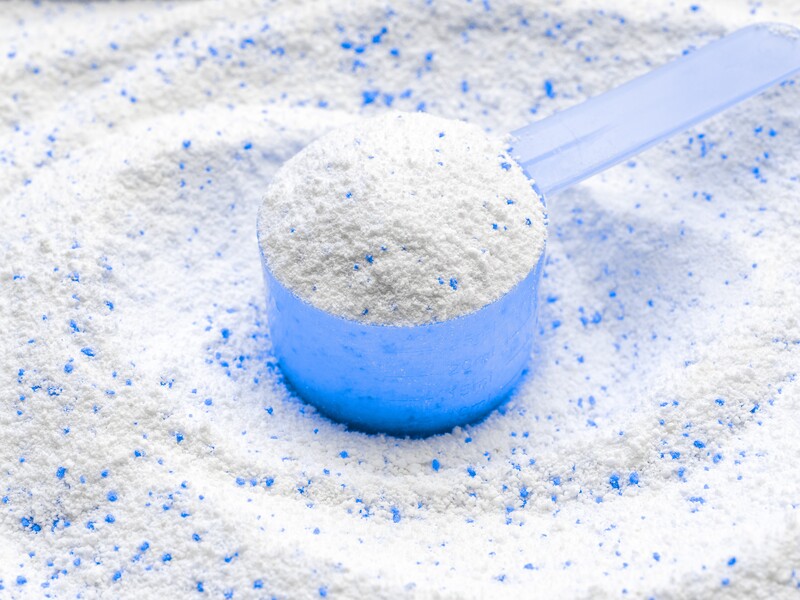 Залиште склянку з розчином на 24 години – як визначити якість прального порошку яйцем