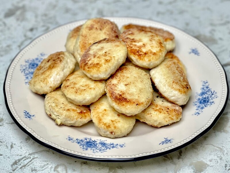 Змішайте це і поставте в холодильник на годину. Рецепт соковитих курячих котлет