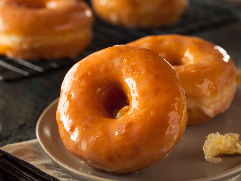 "Смачнішого нічого не їла". Додайте до тіста ложку коньяку – рецепт домашніх пончиків