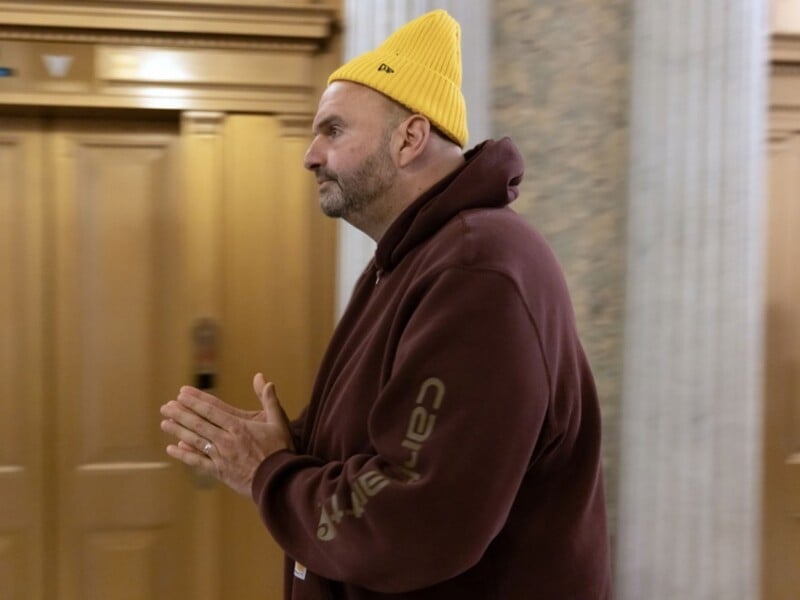 55-річний сенатор Феттерман відвідав інавгурацію Трампа в шортах і толстовці. Фото, відео