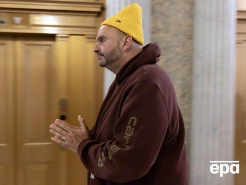 Сенатор Феттерман відвідав інавгурацію Трампа в шортах і толстовці. Фото, відео