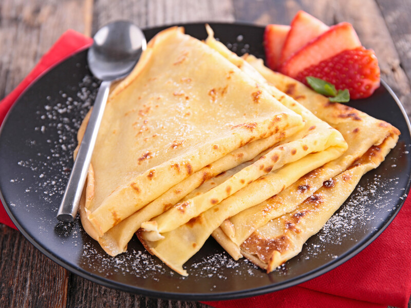 Змішайте продукти у цій послідовності – і вийдуть ідеальні млинці. Рецепт тіста без грудочок