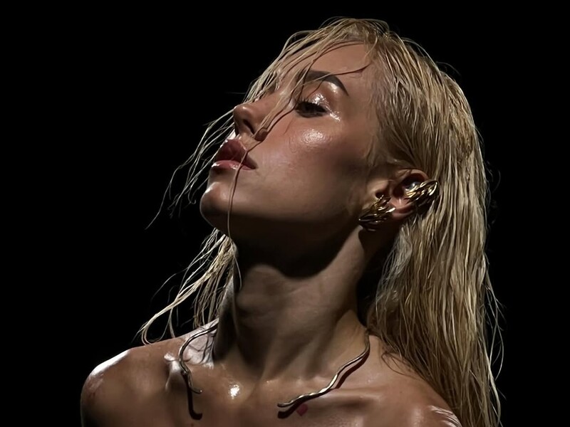 Квіткова станцювала в мокрій обтислій сукні. Відео Квіткова станцювала в мокрій обтислій сукні. Відео