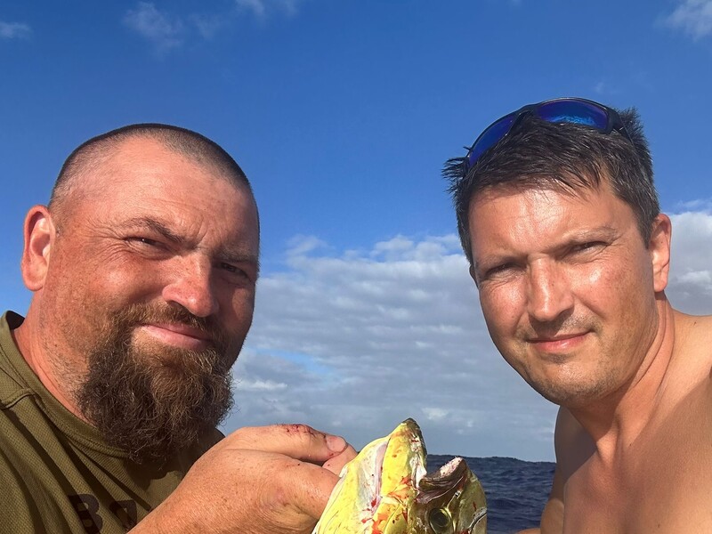 Українці вирушили в експедицію Атлантичним океаном заради допомоги військовим