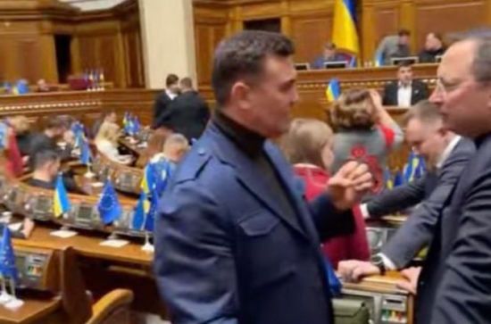 "Перегортаю сторінку": Тищенко у Раді заявив, що припиняє "боротьбу з колцентрами" (відео)