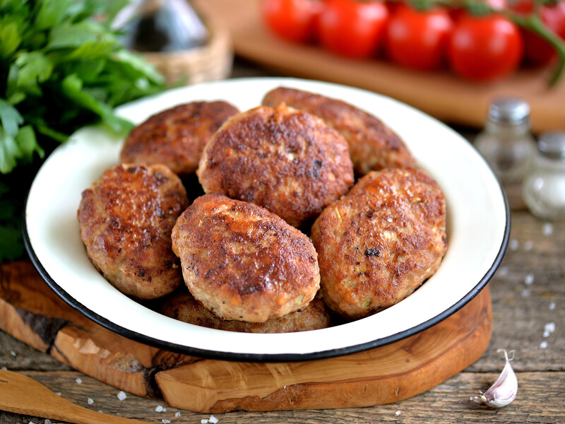 Додайте цей особливий інгредієнт до фаршу – і котлети вийдуть неймовірно ніжними й соковитими. Лайфхак