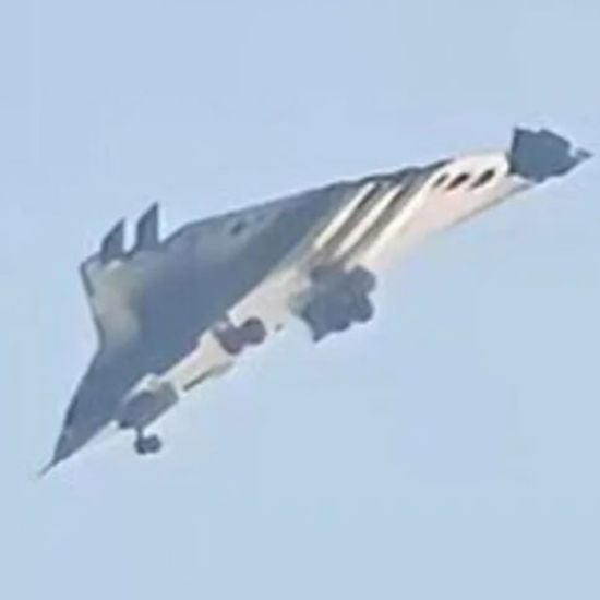 Китай вперше показав свої безхвості винищувачі: розкрито таємниці літаків