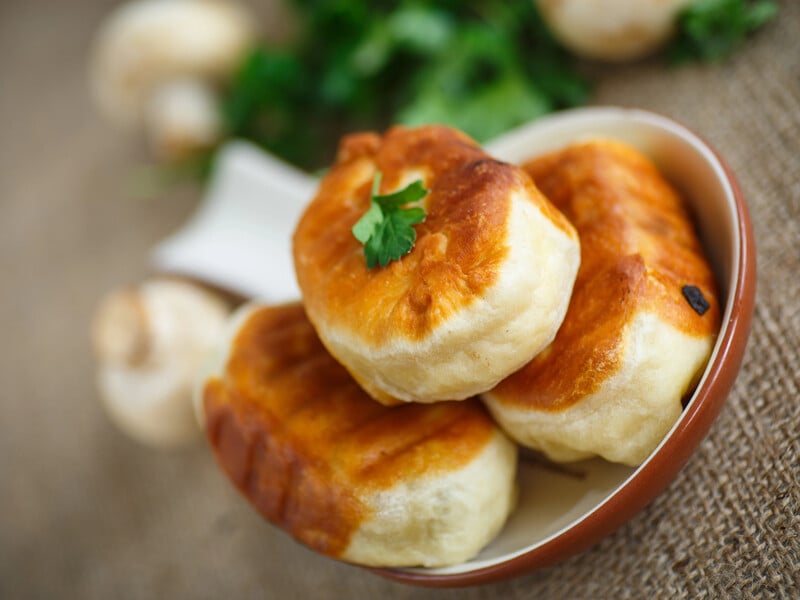 Залийте це окропом – і смажені пиріжки вийдуть м'якими й пухкими. Рецепт дріжджового тіста Залийте це окропом – і смажені пиріжки вийдуть м'якими й пухкими. Рецепт дріжджового тіста