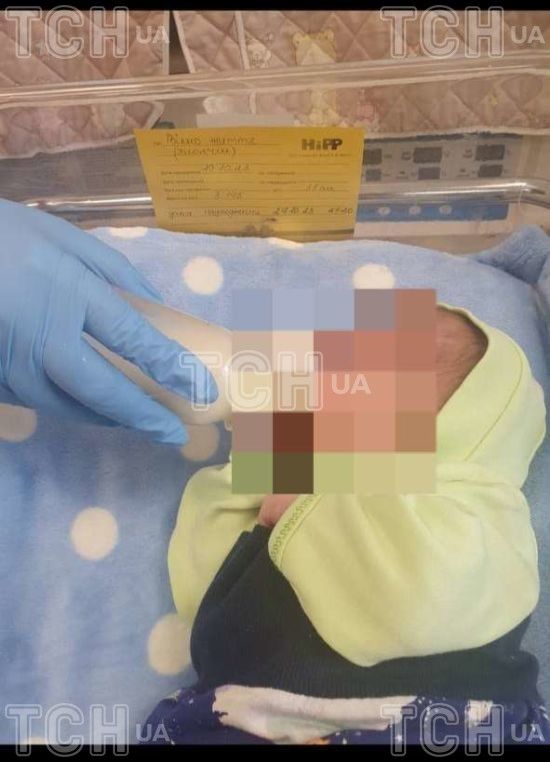 На Київщині мати залишила новонароджену дитину у сумці на вулиці: деталі від поліції