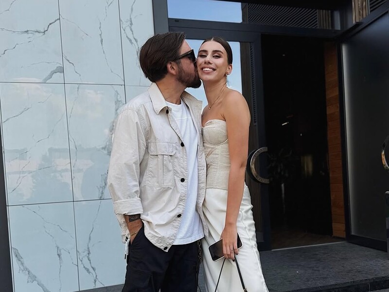 Танчинець привітав із днем народження свою нову кохану. Вона відповіла