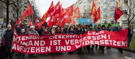 У Берліні під час щорічної ходи натовп комуністів напав на поліцію