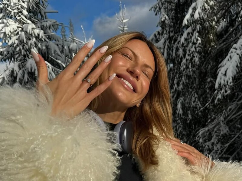 "Тут не відмовиш". Нікітюк отримала пропозицію від бойфренда і показала обручку