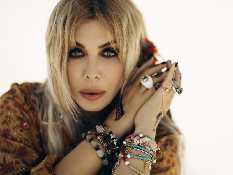 "Звучить ще чуттєвіше". Білик презентувала українську версію свого суперхіта "Нас нет". Аудіо