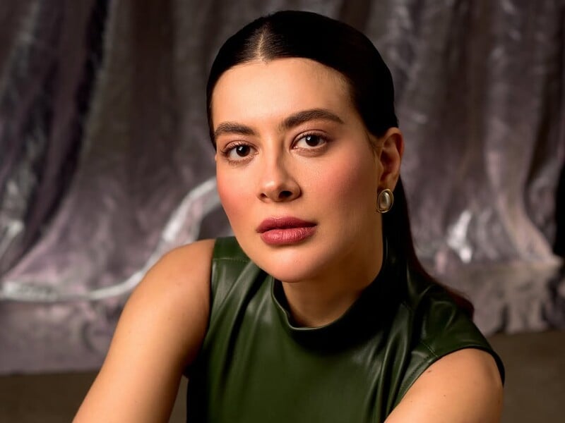 "Хотіла бути, як Мосс". Есхакзай показала фото, яких раніше соромилася "Хотіла бути, як Мосс". Есхакзай показала фото, яких раніше соромилася