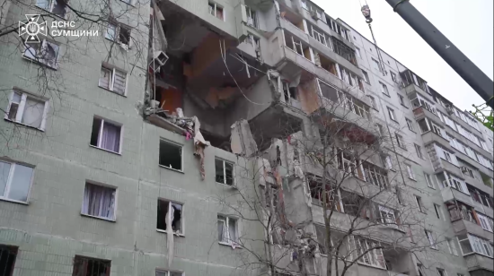 Удар по багатоповерхівці в Сумах: збільшилася кількість загиблих
