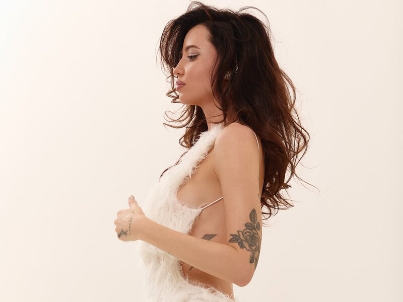 Дорофєєва зблизька показала манікюр незвичного кольору. Фото