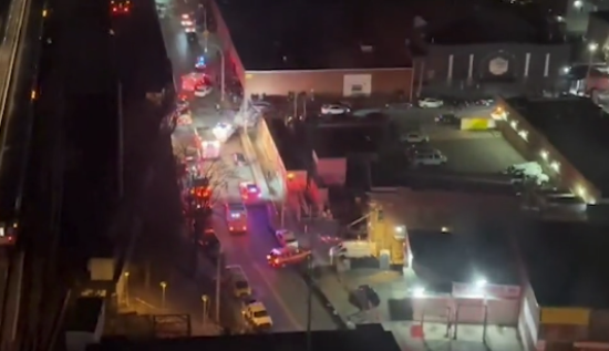 Масова стрілянина біля нічного клубу в Нью-Йорку: щонайменше десятеро постраждалих