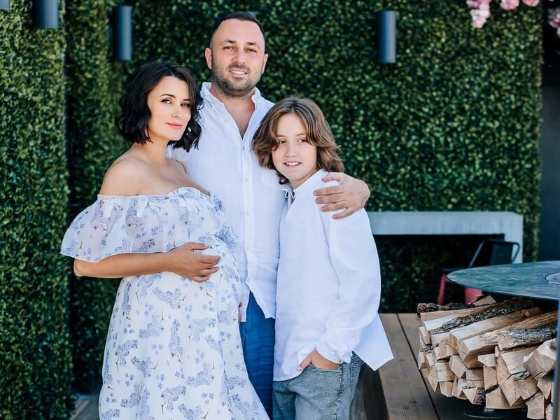 "Хочу солоденького й не можу зупинитися". Глінська розповіла, скільки важить після пологів