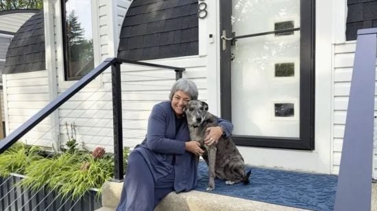 Жінка живе в переобладнаному військовому складі: вартість ремонту і фото домівки