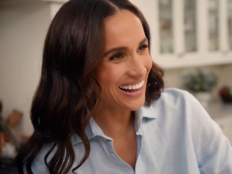 Дружина принца Гаррі анонсувала власне кулінарне шоу, яке вийде на Netflix. Відео