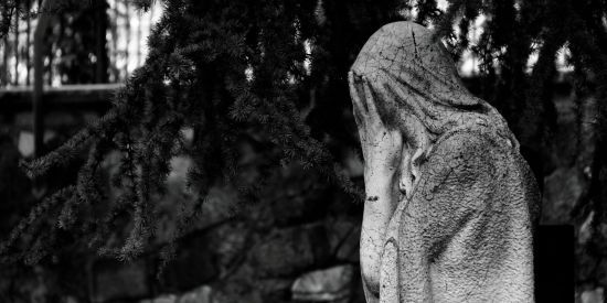 Що означає, коли сняться покійники, і не тільки родичі: роз'яснення священника