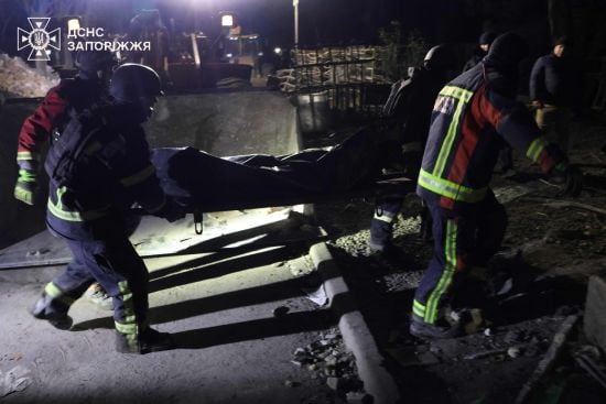 У Запоріжжі зросла кількість постраждалих від ракетного удару: під завалами знайшли загиблого (фото, відео)