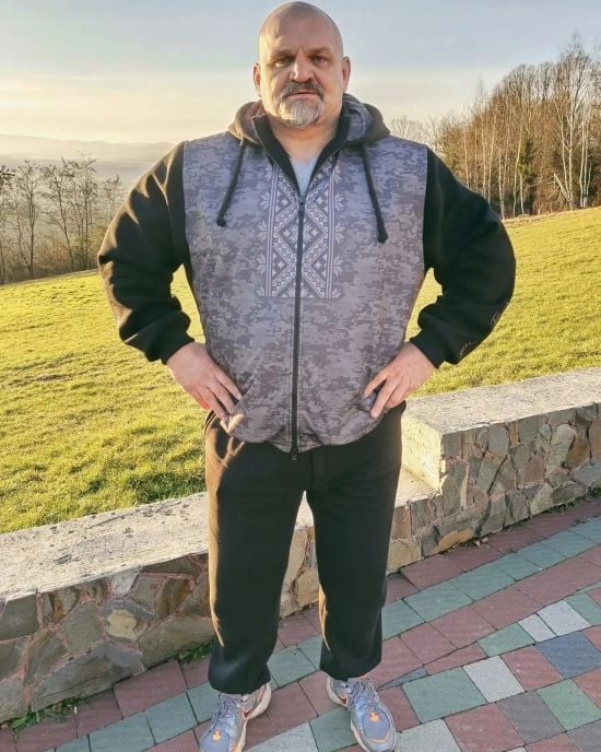 50-річний Василь Вірастюк вп'яте став батьком і показав новонародженого синочка