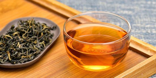 Чи потрібно додавати цукор у зелений чай: ви будете дуже здивовані відповіддю