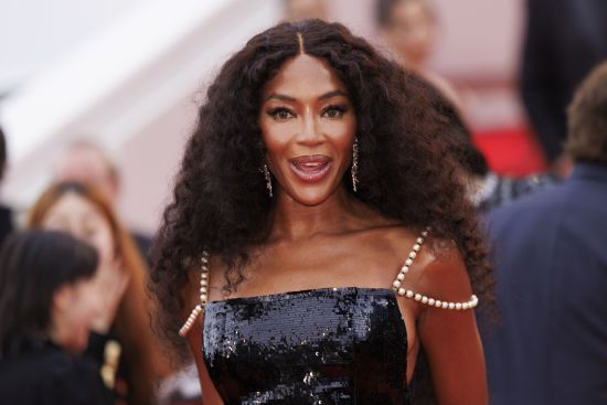 54-річна Наомі Кемпбелл вперше за тривалий час показала сина й доньку, яких приховує від публіки