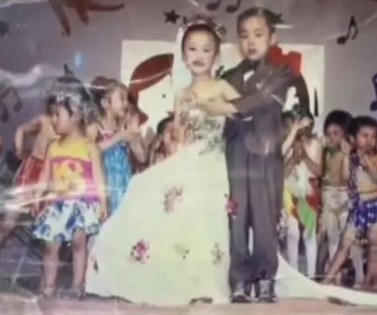 Вихованці дитячого садка, які зіграли чоловіка та дружину, одружилися через 20 років – фото