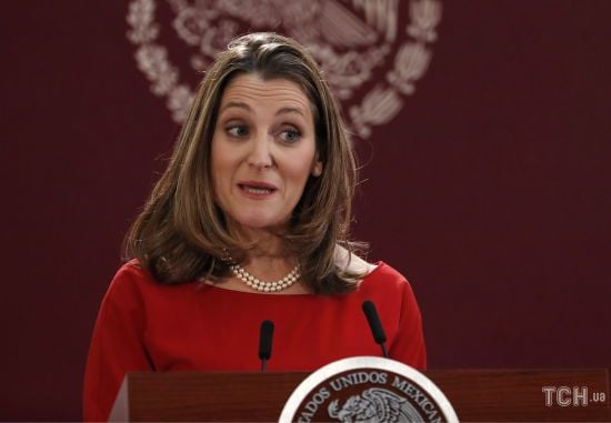 Кандидатка у премʼєри Канади Фріланд пообіцяла "удар у відповідь" Трампу