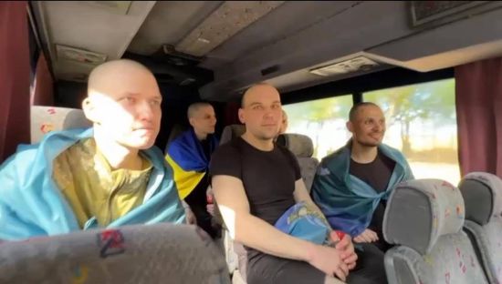 Нарешті вдома. Народний депутат розповів про поверенная військових з полону