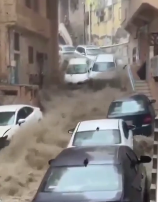 Священні міста Мекка та Медіна накрив шторм (відео)