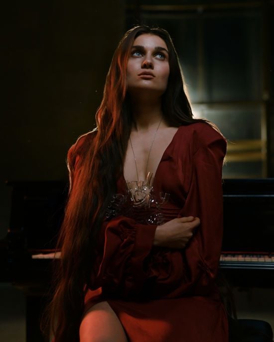 Jerry Heil підкорила Мережу акустичною версією свого зимового хіта "Сніг"