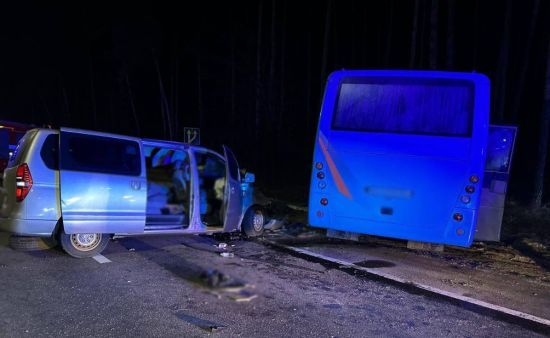 Смертельна ДТП у Києві: зіткнулися мінівен та автобус, серед поранених діти