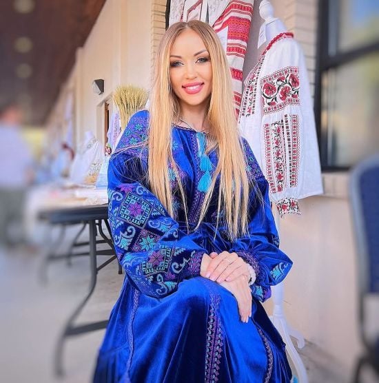 Валевська вперше за тривалий час показала свого 50-річного обранця та як з ним розважається