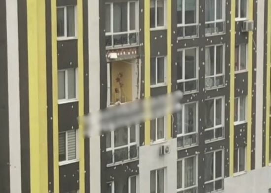 В Ірпені стався вибух у багатоповерхівці (відео)