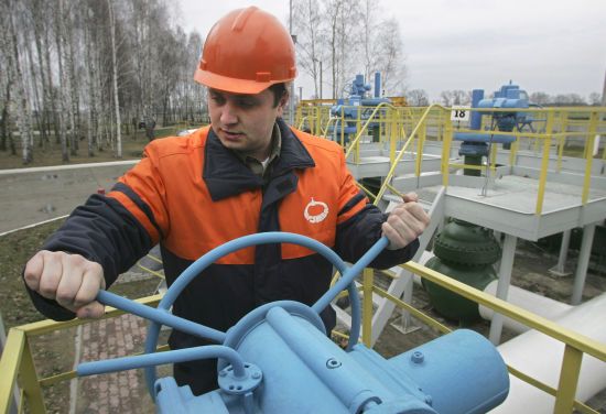 Шмигаль пояснив, чому Україна не зупиняє транзит російської нафти