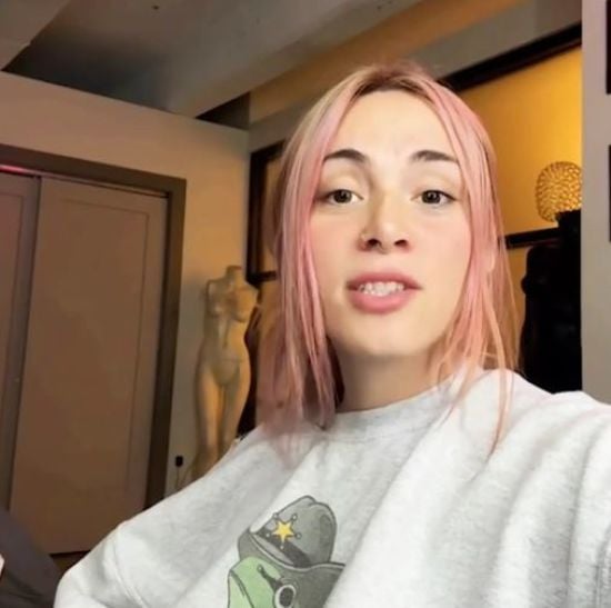 Трансгендерка видалила ребра, щоб зменшити талію, та зробить із них собі корону – фото