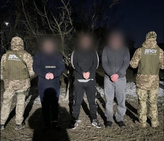 Крижана Тиса не пробачає: прикордонники затримали групу порушників, що намагалися втекти до Румунії