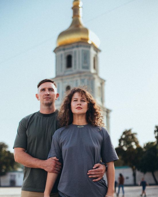 Дмитро Сова приголомшив бажанням дружини-акторки піти на фронт: "Не відмовляю"