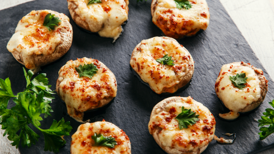 Так гриби ви ще не готували: апетитні і ніжні фаршировані печериці