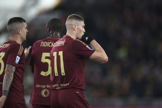 Гол Довбика допоміг "Ромі" обіграти команду Малиновського в матчі Серії А (відео)