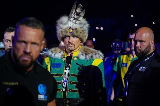 Усик залишив вечір боксу в Саудівській Аравії перед боєм росіян за звання "абсолюта" (відео)