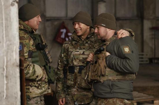 Яка нині перевага російських військ в артилерійських боєприпасах: Сирський дав відповідь