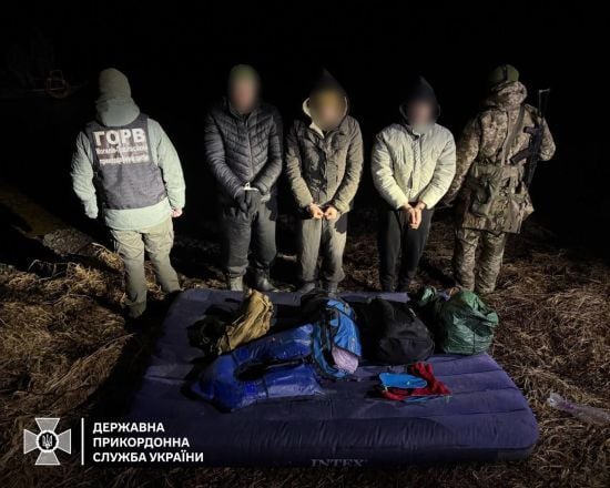 На матраці через кордон: на Вінниччині запобігли смертельно небезпечній втечі